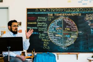 31531151_1975649699185911_1543630801168498688_n